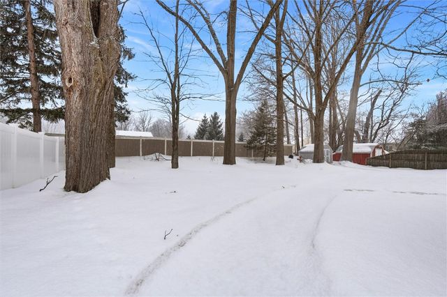 7641 Windsor Drive North, Clay, NY 13212