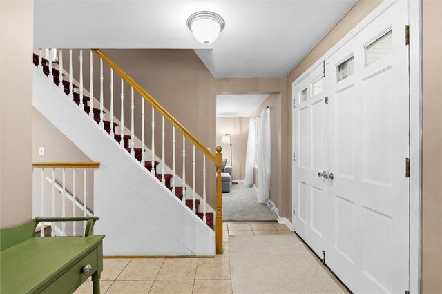 7641 Windsor Drive North, Clay, NY 13212