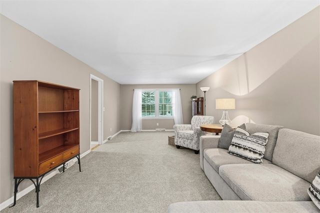 7641 Windsor Drive North, Clay, NY 13212