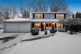 7641 Windsor Drive North, Clay, NY 13212