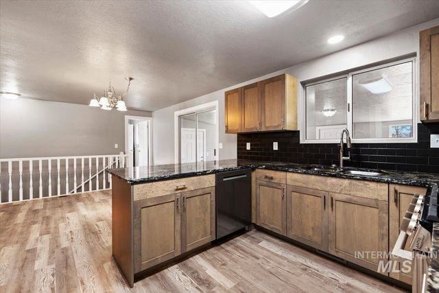 10375 W Roan Meadows Drive, Boise, ID 83709