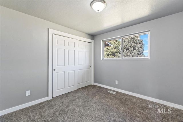 10375 W Roan Meadows Drive, Boise, ID 83709