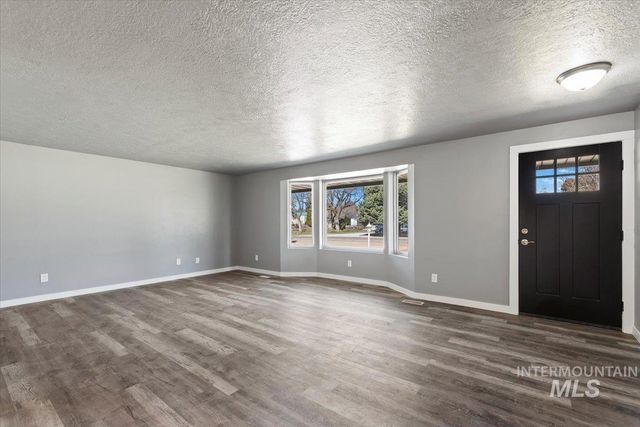 10375 W Roan Meadows Drive, Boise, ID 83709