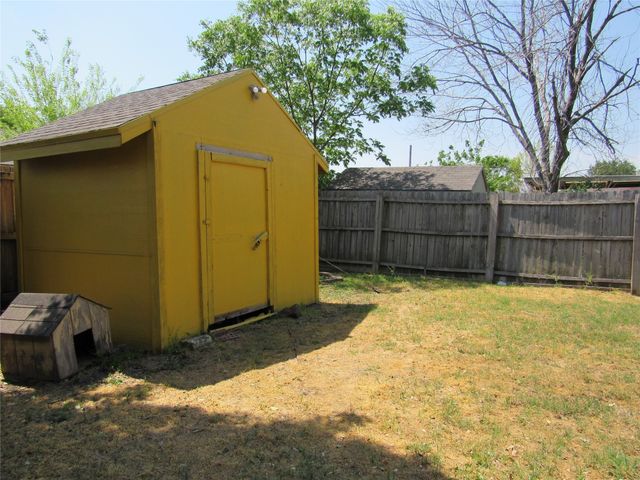 2520 Dandelion Lane, Rowlett, TX 75089