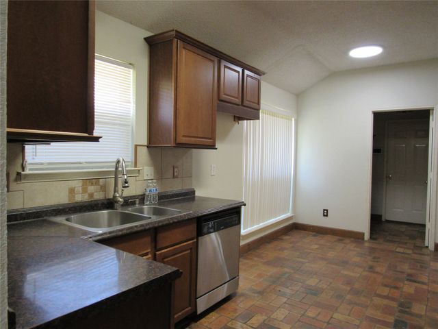 2520 Dandelion Lane, Rowlett, TX 75089