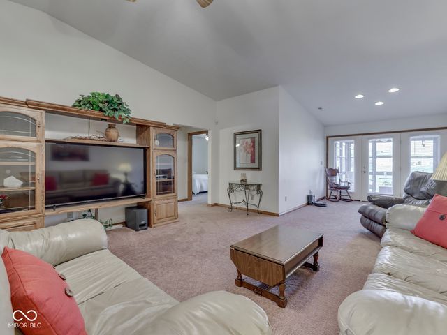 1999 Flamingo Way, Franklin, IN 46131