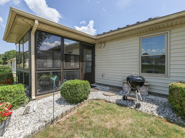 1999 Flamingo Way, Franklin, IN 46131