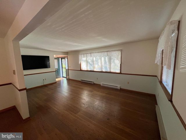 13 LELAND AVE, Reading, PA 19609