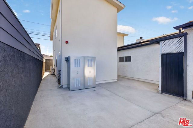 1809 N Avon Street 201, Burbank, CA 91505