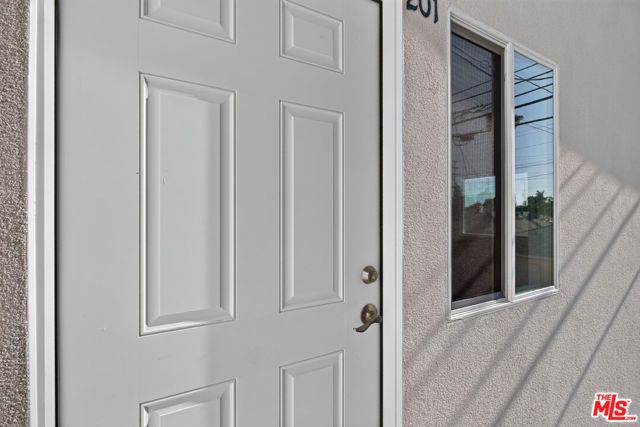 1809 N Avon Street 201, Burbank, CA 91505