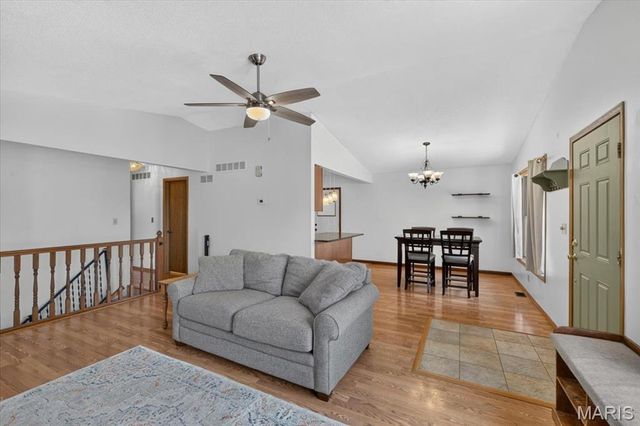 12127 Josephine Marie Drive, Maryland Heights, MO 63043