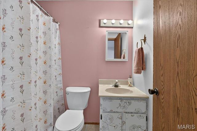 12127 Josephine Marie Drive, Maryland Heights, MO 63043