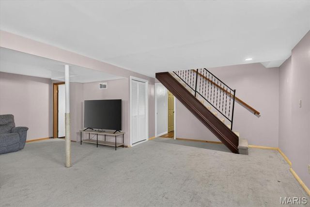 12127 Josephine Marie Drive, Maryland Heights, MO 63043