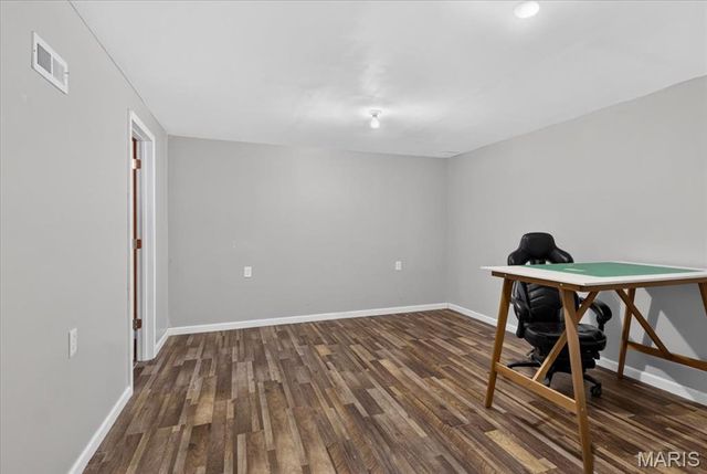 12127 Josephine Marie Drive, Maryland Heights, MO 63043