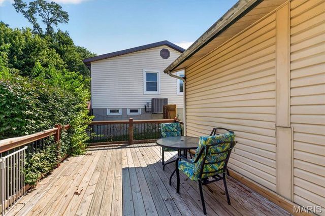 12127 Josephine Marie Drive, Maryland Heights, MO 63043