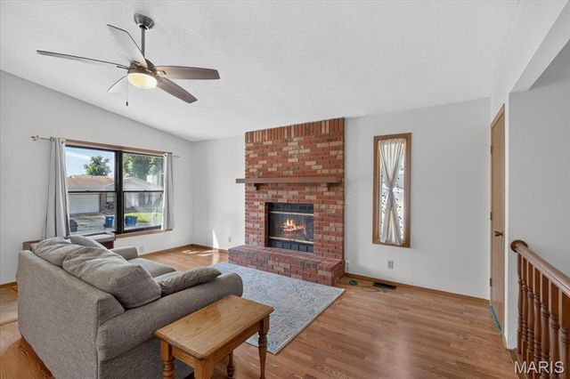 12127 Josephine Marie Drive, Maryland Heights, MO 63043