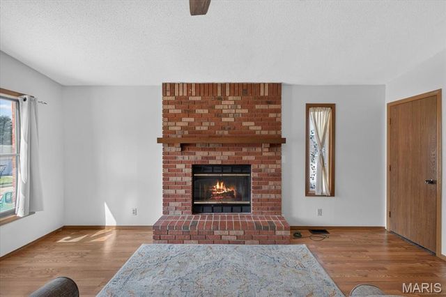 12127 Josephine Marie Drive, Maryland Heights, MO 63043