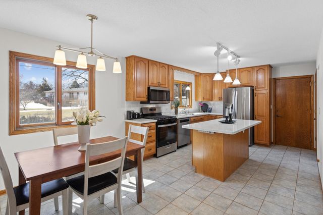 3906 Mica Trail, Eagan, MN 55122