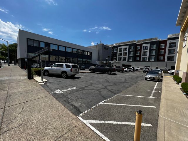 1320 Yuba Street, Suite 204, Redding, CA 96001