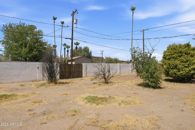2114 W RANCHO Drive, Phoenix, AZ 85015