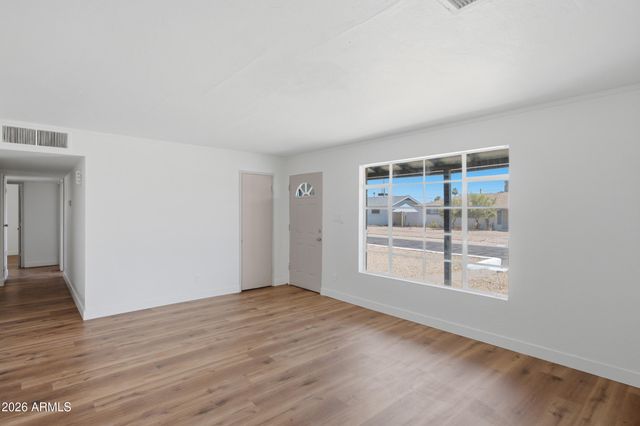 2114 W RANCHO Drive, Phoenix, AZ 85015