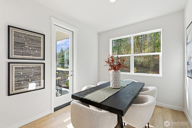 706 Newport Way NW, Issaquah, WA 98027