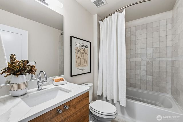 706 Newport Way NW, Issaquah, WA 98027