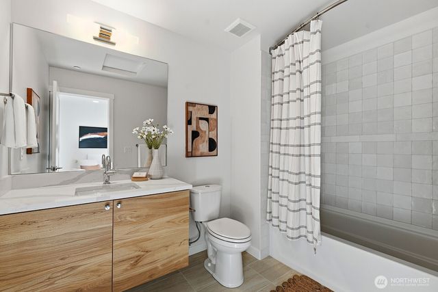 706 Newport Way NW, Issaquah, WA 98027