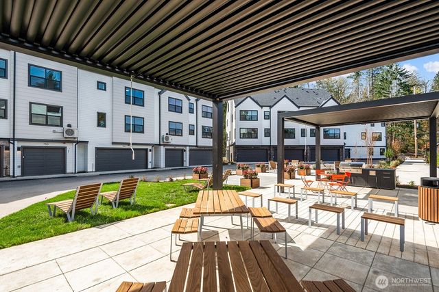 706 Newport Way NW, Issaquah, WA 98027