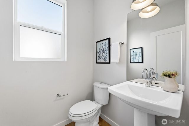 706 Newport Way NW, Issaquah, WA 98027