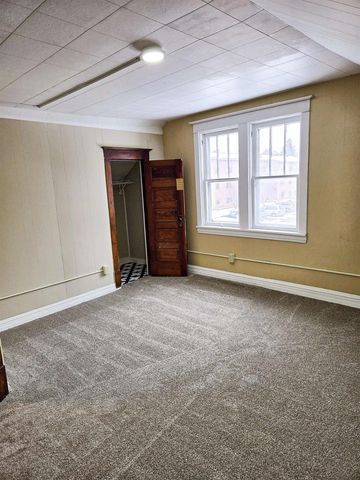 1015 Weeks Ave, Superior, WI 54880