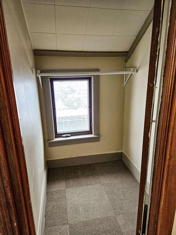 1015 Weeks Ave, Superior, WI 54880