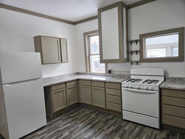 1015 Weeks Ave, Superior, WI 54880