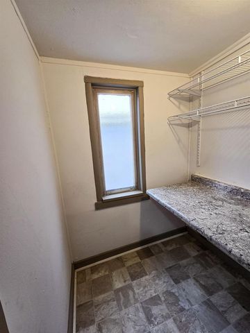 1015 Weeks Ave, Superior, WI 54880