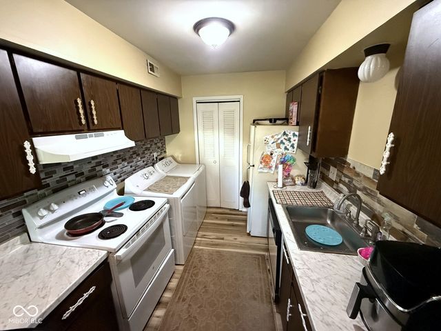 10057 Dedham Drive, Indianapolis, IN 46229