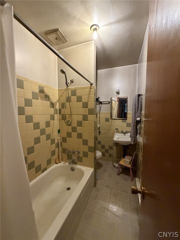 797 Hicks Road, Warren, NY 13407