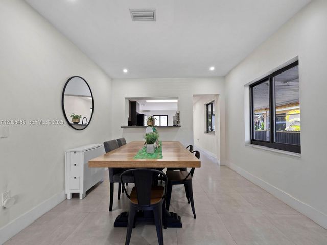 252 E 36th St, Hialeah, FL 33013