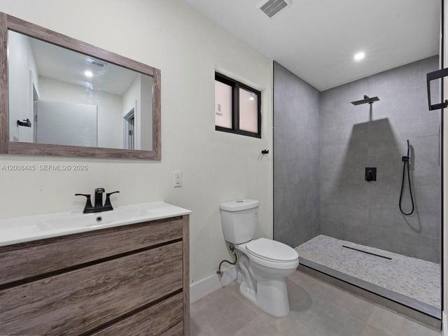 252 E 36th St, Hialeah, FL 33013