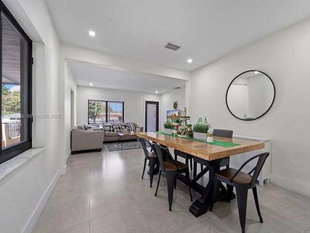 252 E 36th St, Hialeah, FL 33013