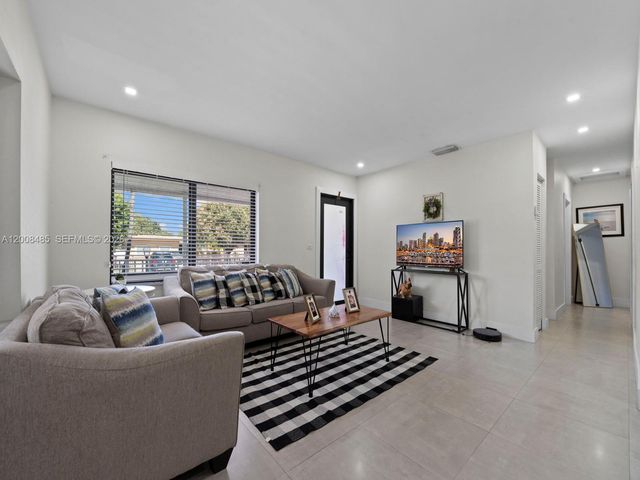 252 E 36th St, Hialeah, FL 33013