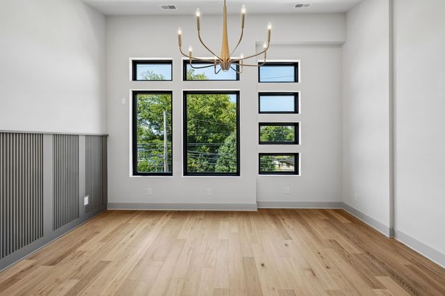 2010A 9th Ave, N, Nashville, TN 37208
