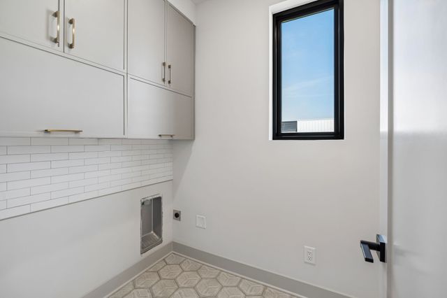 2010A 9th Ave, N, Nashville, TN 37208