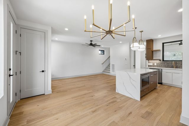 2010A 9th Ave, N, Nashville, TN 37208