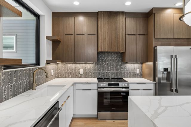 2010A 9th Ave, N, Nashville, TN 37208