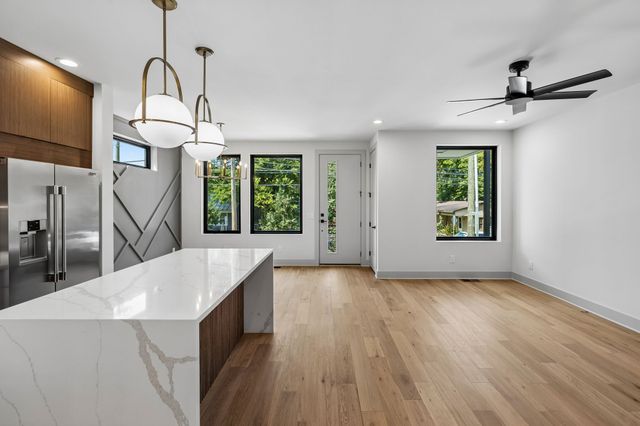 2010A 9th Ave, N, Nashville, TN 37208
