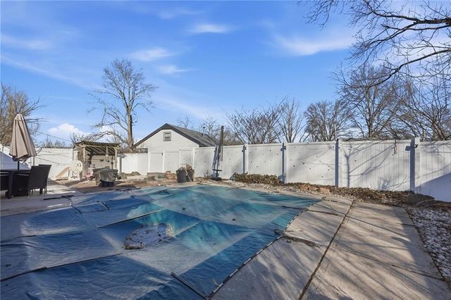 1201 Maple Lane, Pleasant Hill, MO 64080