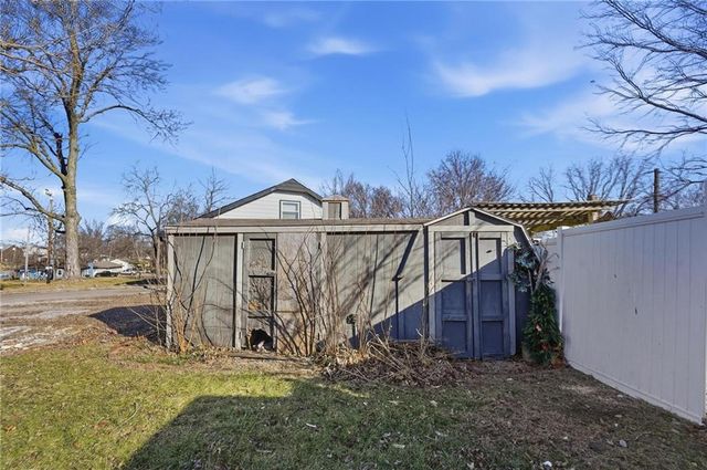1201 Maple Lane, Pleasant Hill, MO 64080