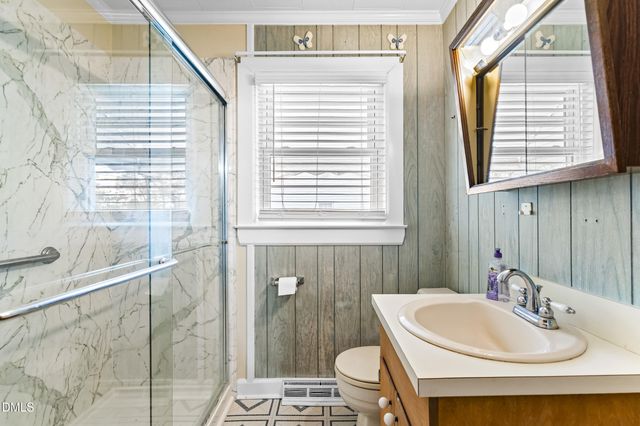 106 W Caroline Avenue, Smithfield, NC 27577