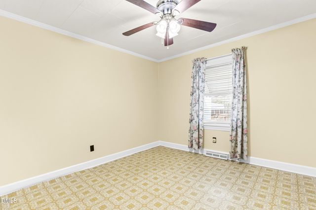 106 W Caroline Avenue, Smithfield, NC 27577