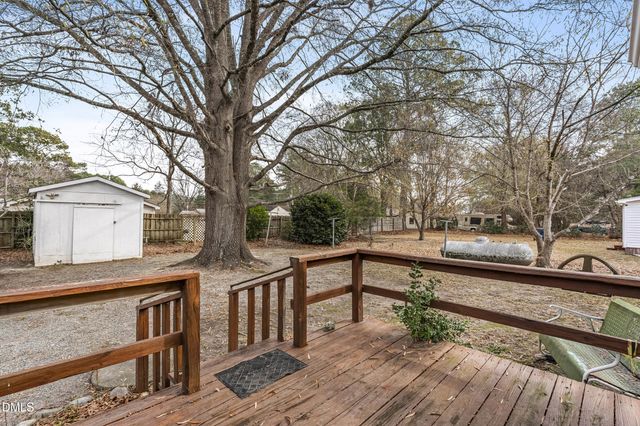 106 W Caroline Avenue, Smithfield, NC 27577